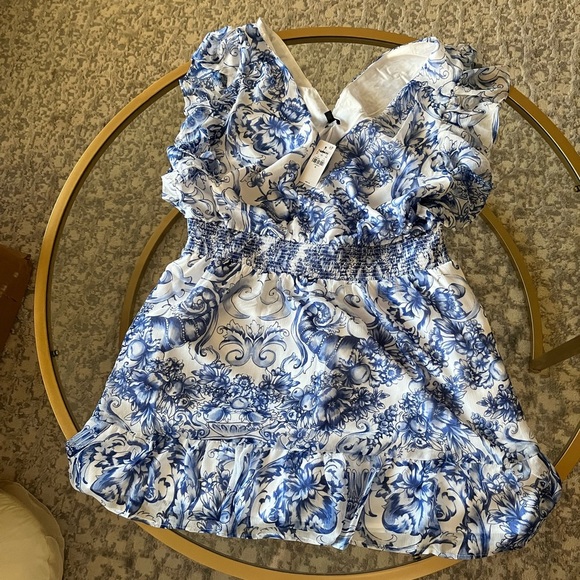 NWT Express Printed V-Neck Flutter Sleeve Smocked Waist Mini Dress, XL - Picture 4 of 6